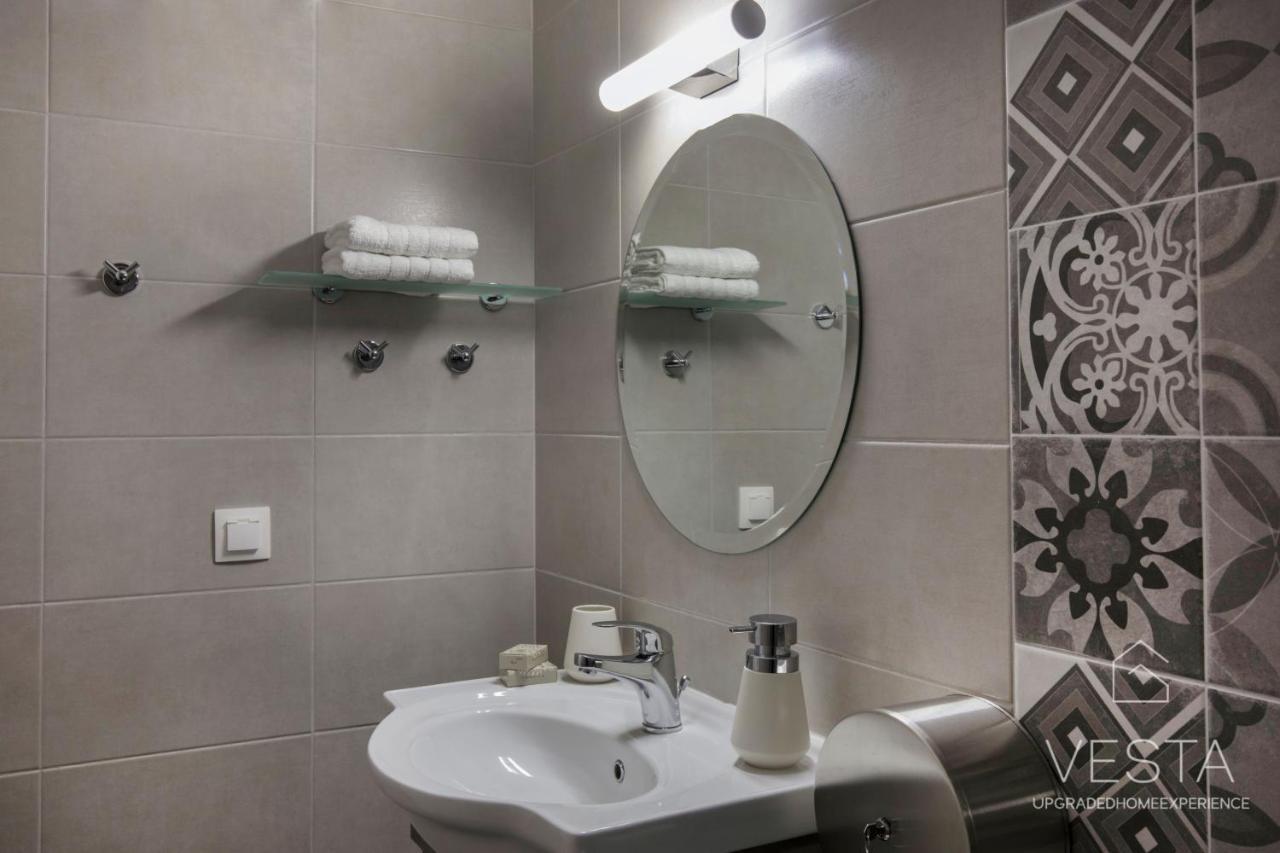 The Emerald City Central Apartment, 2-Bdrms Солун Екстериор снимка